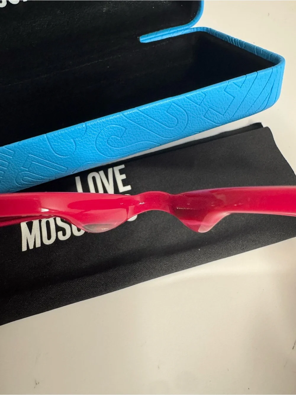 Love Moschino MOL060/S Sunglasses Fuchsia Plastic Cat Eye Frame w/ Case & Cloth